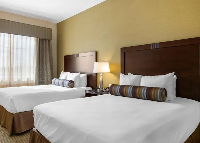 The Oaks Hotel & Suites